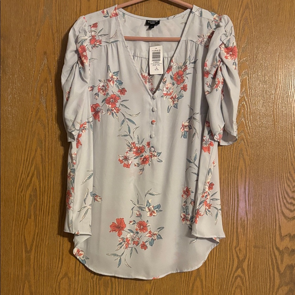 Torrid NWT Floral Blouse - Blue  and Peach Size 1 14/16